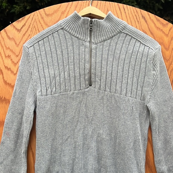 Gray sweater with a zipper at the chest and collar - Picture 3 of 5